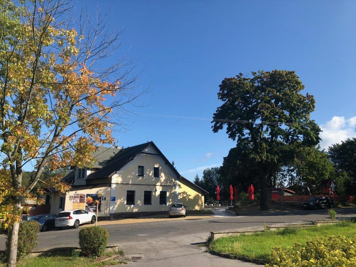 Na Rozcesti Frydlant Hotel Luaran gambar